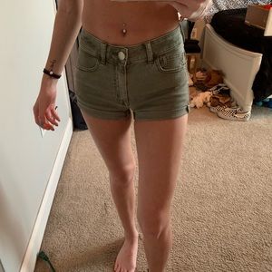 Army green high waisted shorts